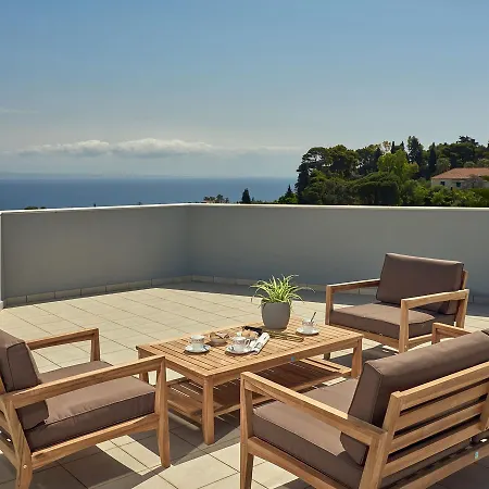 Mont Bleu Luxury Villa