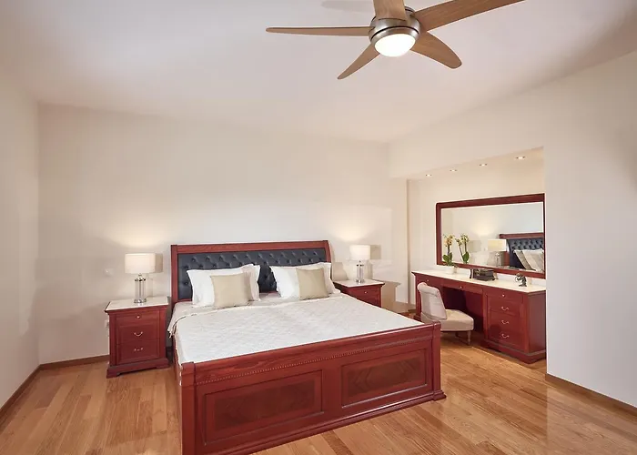 Mont Bleu Luxury Villa *