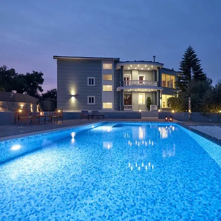 Mont Bleu Luxury Villa *