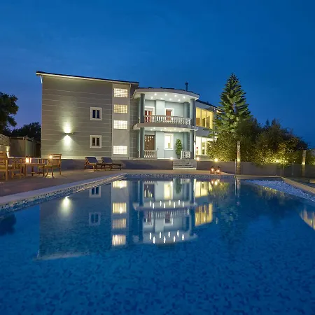 Mont Bleu Luxury Villa