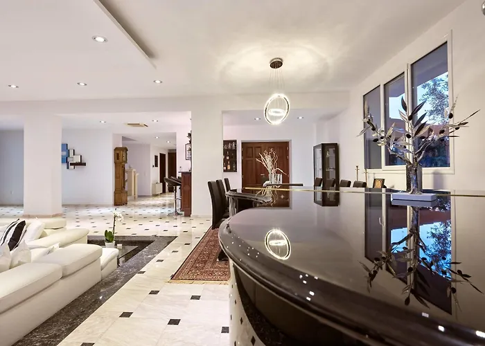 Mont Bleu Luxury וילה