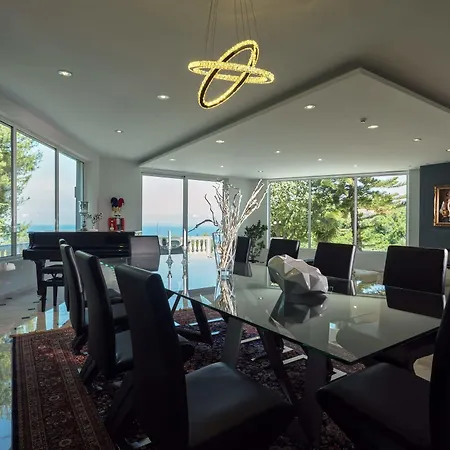 Mont Bleu Luxury Vilă *